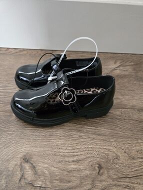 NEW Self- Esteem Girls' Black Patent Mary Jane Shoes with Flower Buckle Size 12